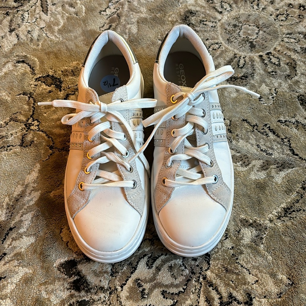 Tennis sneakers